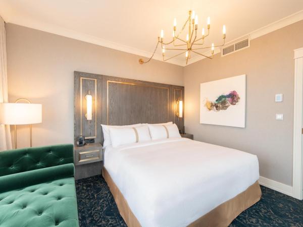 The Sutton Place Hotel Halifax : photo 2 de la chambre suite exécutive avec 1 lit king-size et canapé-lit