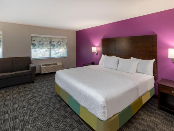 La Quinta by Wyndham Houston NW Brookhollow : photo 5 de la chambre chambre lit king-size exécutive
