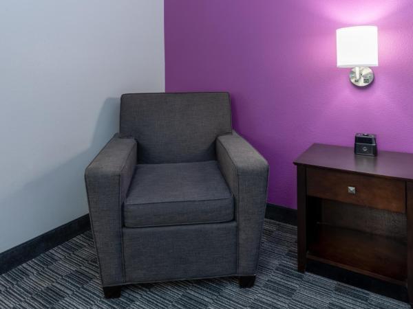 La Quinta by Wyndham Houston NW Brookhollow : photo 8 de la chambre chambre lit king-size