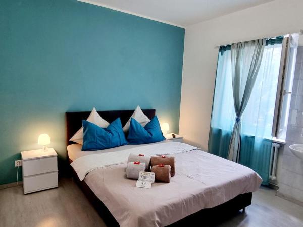 7ROOMS Grancia : photo 6 de la chambre chambre double standard avec salle de bains commune