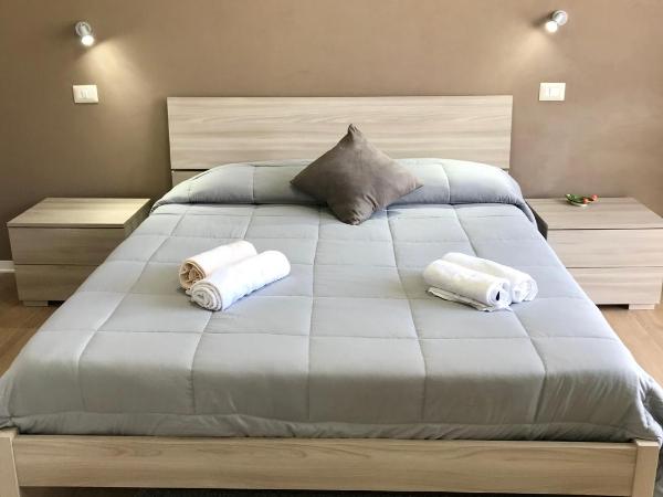 VILLA ZEN TAORMINA : photo 9 de la chambre chambre double ou lits jumeaux - vue sur mer