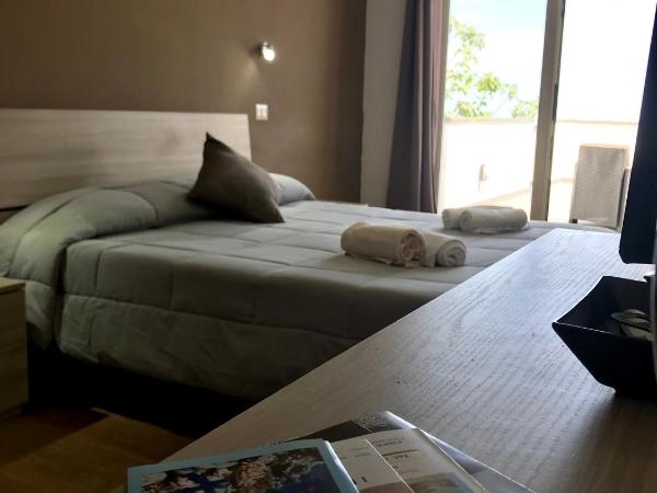 VILLA ZEN TAORMINA : photo 10 de la chambre chambre double ou lits jumeaux - vue sur mer