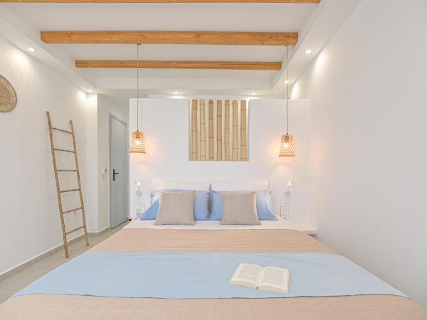 Elite Suites Naxos : photo 10 de la chambre chambre double deluxe avec balcon - vue sur mer