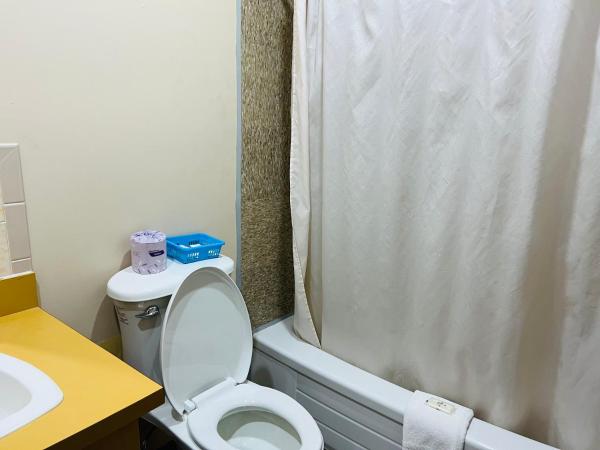 Sunset Inn : photo 5 de la chambre suite lit queen-size