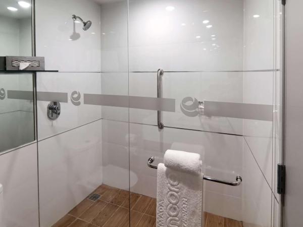 Ramada Encore by Wyndham Guadalajara Aeropuerto : photo 4 de la chambre chambre lit king-size - non-fumeurs