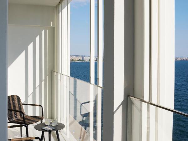 ON Residence : photo 5 de la chambre suite olympos avec balcon - côté mer