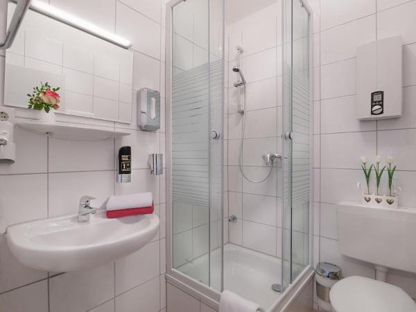 Trip Inn Hotel Schumann : photo 8 de la chambre chambre familiale