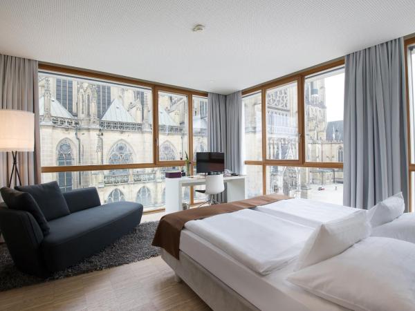 Hotel Am Domplatz - Adult Only : photo 2 de la chambre superior double room mit domblick
