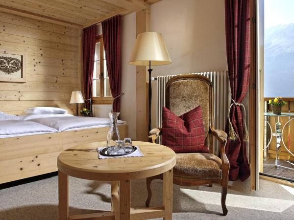 Hotel Alpenrose Wengen - bringing together tradition and modern comfort : photo 3 de la chambre chambre double supérieure avec balcon et vue sur la montagne