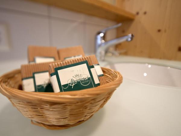 Hotel Alpenrose Wengen - bringing together tradition and modern comfort : photo 1 de la chambre chambre double