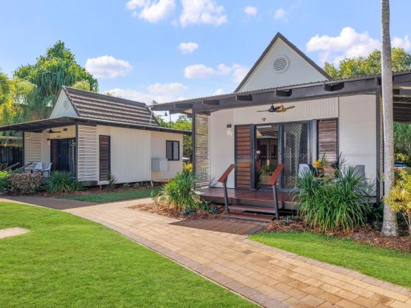 Mercure Darwin Airport Resort : photo 8 de la chambre bungalow de luxe avec lit queen-size