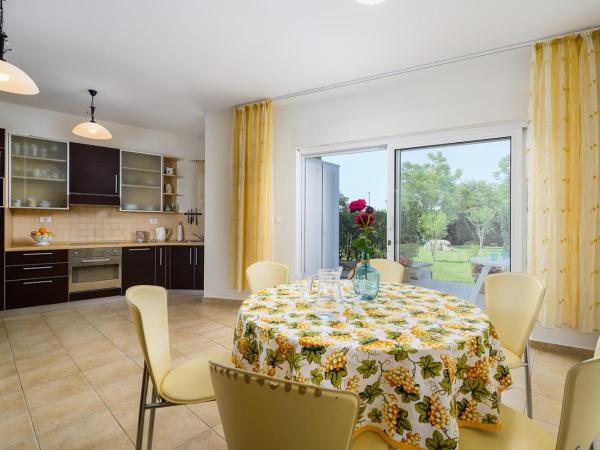 Adria Apartments : photo 10 de la chambre appartement - rez-de-chaussée