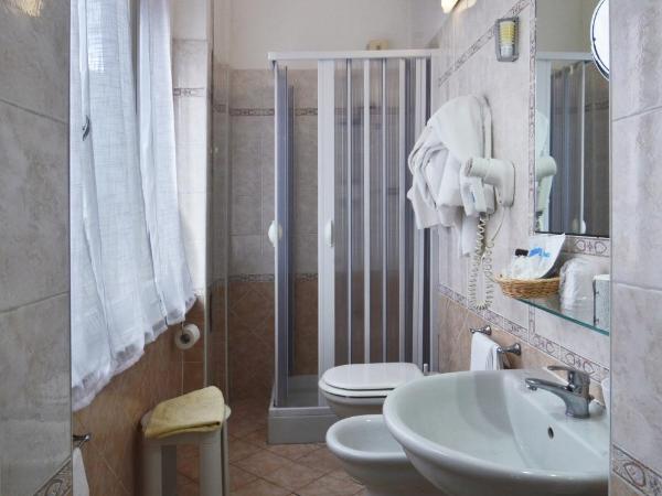 Hotel La Torre : photo 2 de la chambre chambre double ou lits jumeaux