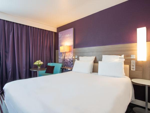 Mercure Marseille Centre Vieux Port : photo 8 de la chambre hébergement 2 chambres doubles adjacentes