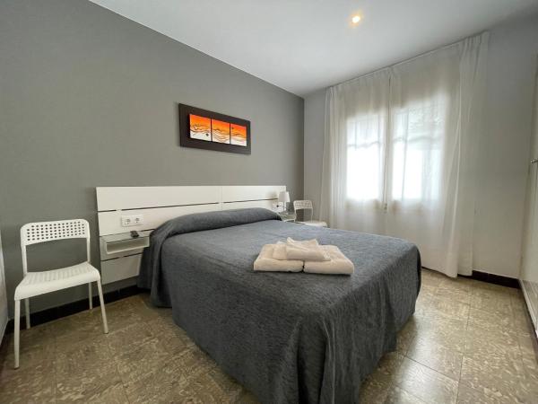 Hostal Mediterráneo : photo 8 de la chambre chambre double ou lits jumeaux standard