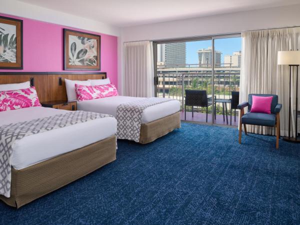 Ilima Hotel : photo 10 de la chambre studio lit king-size de luxe avec cuisine