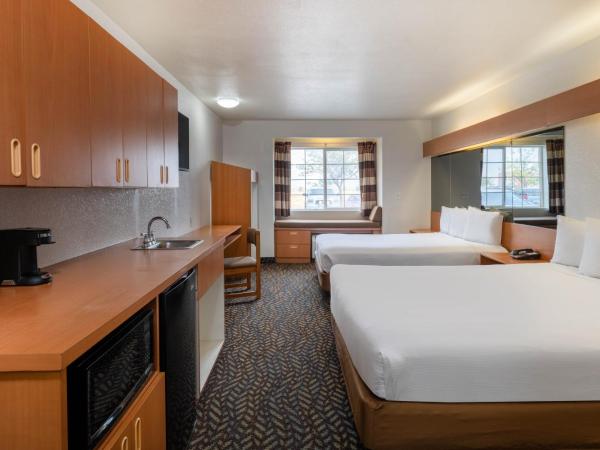 Microtel Inn & Suites by Wyndham Salt Lake City Airport : photo 4 de la chambre suite 2 lits queen-size - accessible aux personnes à mobilité réduite - non-fumeurs