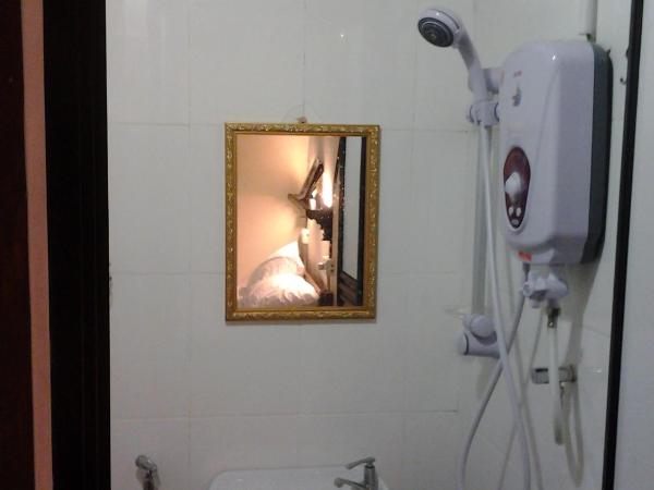 Silver Shine Guesthouse : photo 1 de la chambre chambre double