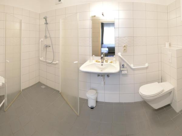 Logis Hôtel De La Cloche : photo 1 de la chambre chambre double confort