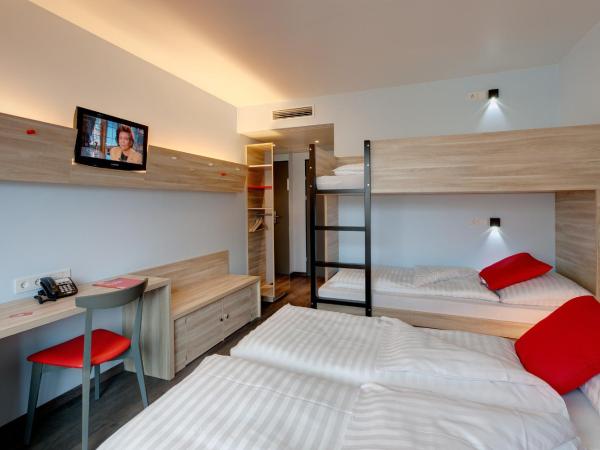 MEININGER Hotel Wien Downtown Franz : photo 3 de la chambre chambre quadruple