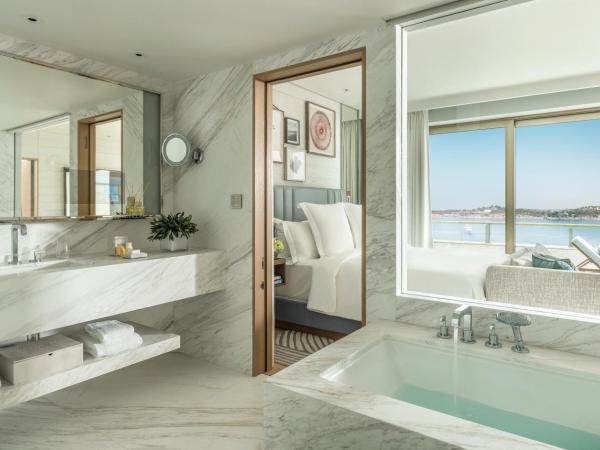 Four Seasons Astir Palace Hotel Athens : photo 4 de la chambre suite 1 chambre lit king-size arion - vue sur mer 