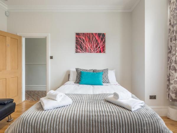 Tulse Hill Luxury Cosy Rooms : photo 9 de la chambre chambre double avec salle de bains commune