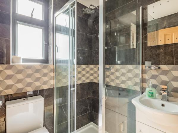 Tulse Hill Luxury Cosy Rooms : photo 10 de la chambre chambre double avec salle de bains commune