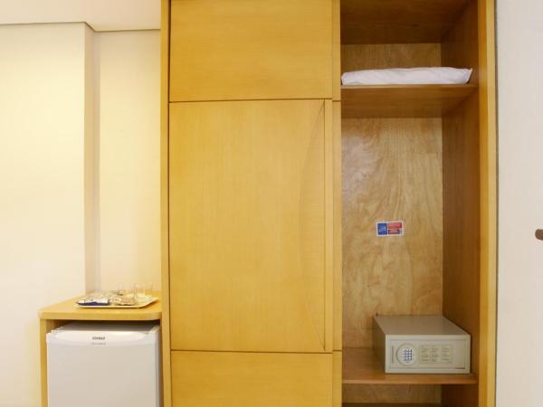 Hotel Diogo : photo 9 de la chambre chambre double de luxe avec vue partielle sur la mer