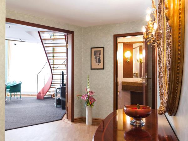 Living Hotel Großer Kurfürst : photo 7 de la chambre suite - vue sur ville