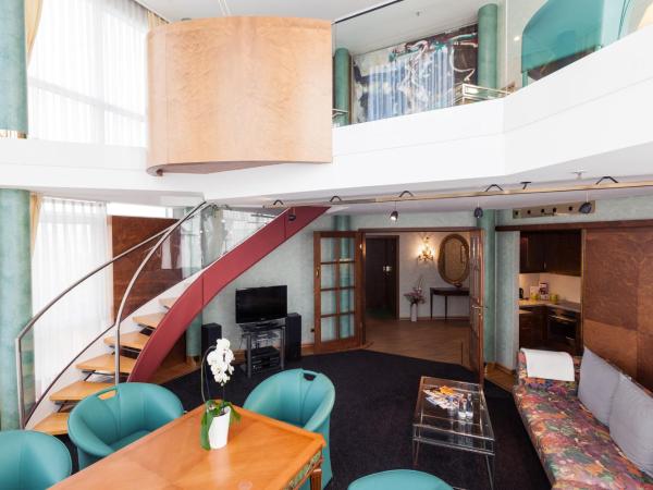 Living Hotel Großer Kurfürst : photo 2 de la chambre suite - vue sur ville