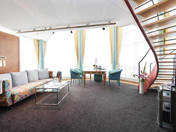 Living Hotel Großer Kurfürst : photo 1 de la chambre suite - vue sur ville