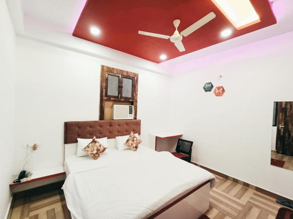 Hotel Taj Niwas : photo 4 de la chambre chambre standard lit queen-size