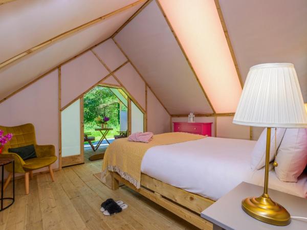 Killarney Glamping at the Grove, Suites and Lodges : photo 6 de la chambre lodge de luxe