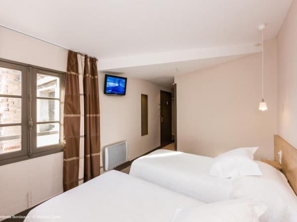 Hotel Gambetta : photo 3 de la chambre chambre lits jumeaux - vue sur ville