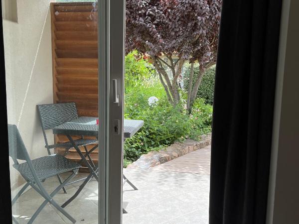 Les Jardins De Santa Giulia - Charmante chambre d'hôte 2 : photo 4 de la chambre chambre double