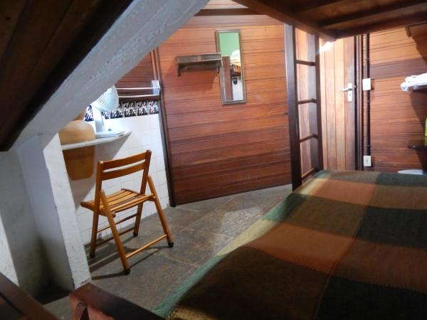 Laranjeiras Hostel : photo 4 de la chambre petite chambre lits jumeaux