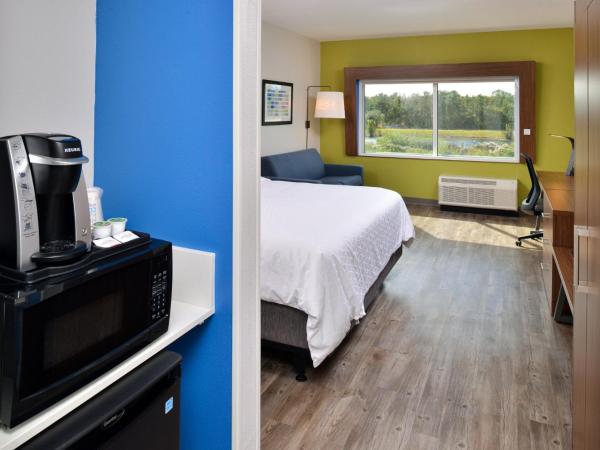 Holiday Inn Express Orlando - South Park, an IHG Hotel : photo 7 de la chambre suite lit king-size adaptée aux personnes malentendantes - non-fumeurs