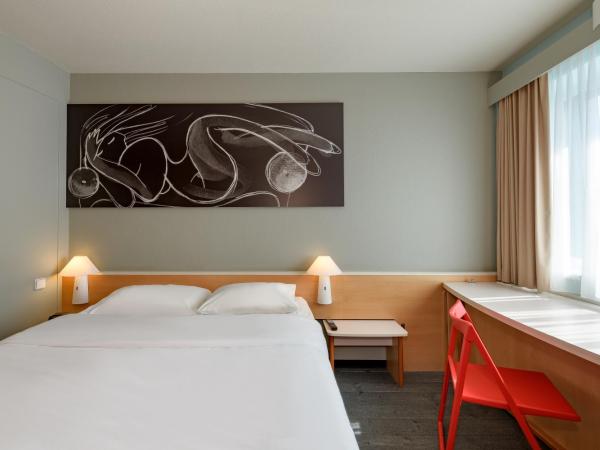 ibis Hamburg Alsterring : photo 1 de la chambre chambre double supérieure
