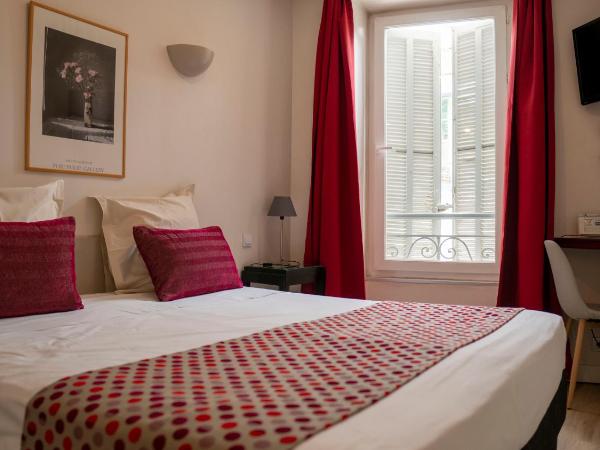 Kyriad Nimes Centre : photo 1 de la chambre chambre double supérieure