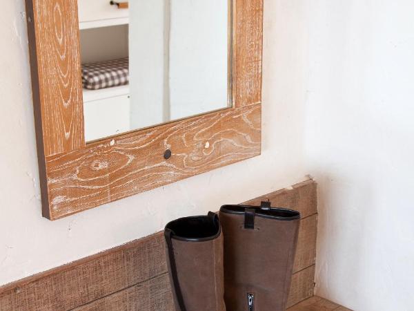 Lodge Sainte Helene Adult only : photo 9 de la chambre chambre double supérieure avec douche et vue sur lac