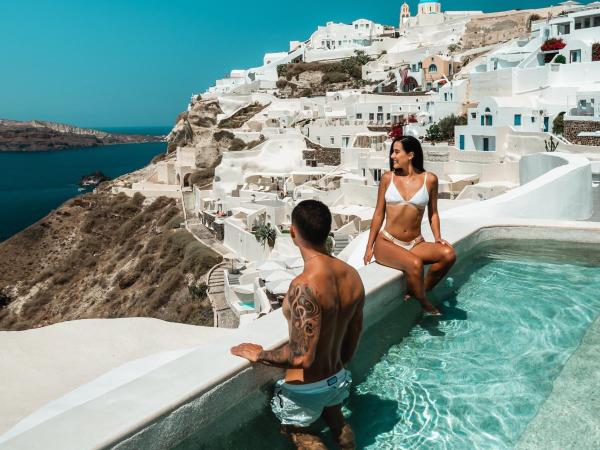 Echoes Luxury Suites : photo 2 de la chambre suite exécutive avec petite piscine extérieure chauffée privée - vue sur caldeira