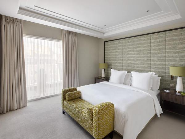 Four Seasons Hotel London at Ten Trinity Square : photo 4 de la chambre three bedroom panoramic view hotel residence