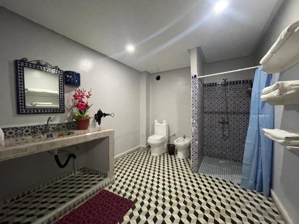 Riad Tingis : photo 6 de la chambre chambre familiale