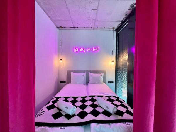 NEON APARTMENTS : photo 1 de la chambre appartement deluxe