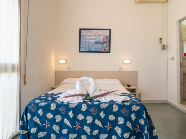 Hotel Montmartre : photo 1 de la chambre chambre Économique