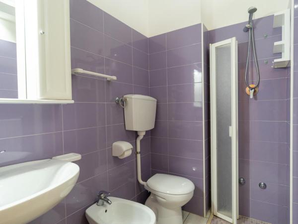 Hotel Montmartre : photo 10 de la chambre chambre - vue sur mer