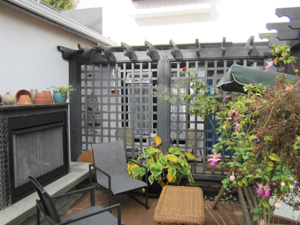 Heathergate Cottage and Suites : photo 2 de la chambre suite lit queen-size