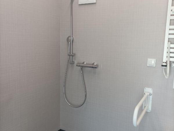 Lofty Kampus Garnizon : photo 7 de la chambre chambre simple - accessible aux personnes à mobilité réduite