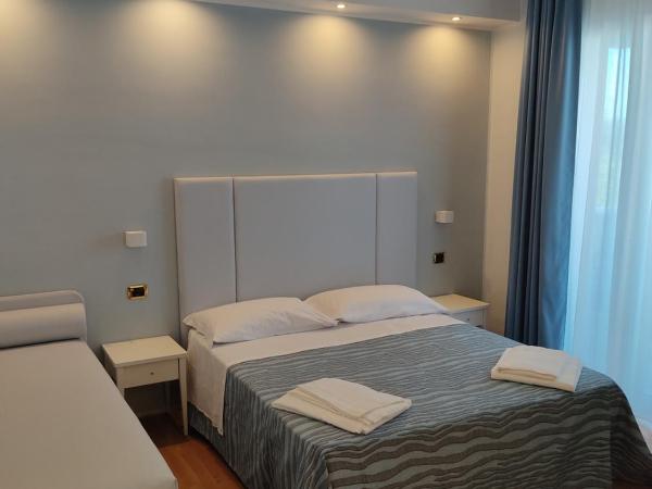 Hotel Caravel Park : photo 6 de la chambre chambre familiale supérieure