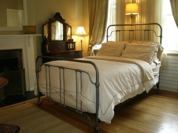 Incentra Village Hotel : photo 3 de la chambre studio inde avec grand lit et kitchenette